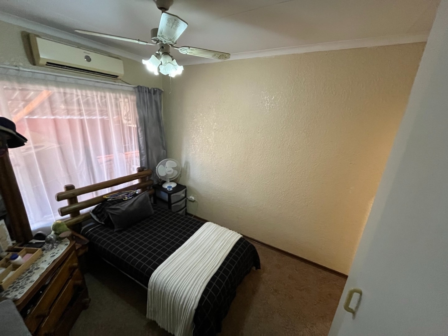 3 Bedroom Property for Sale in Geelhoutpark North West